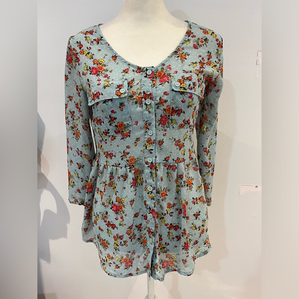 Cute Mossimo Supply Co‎ Baby Blue Ditsy Floral Button Shirt Blouse Size Small